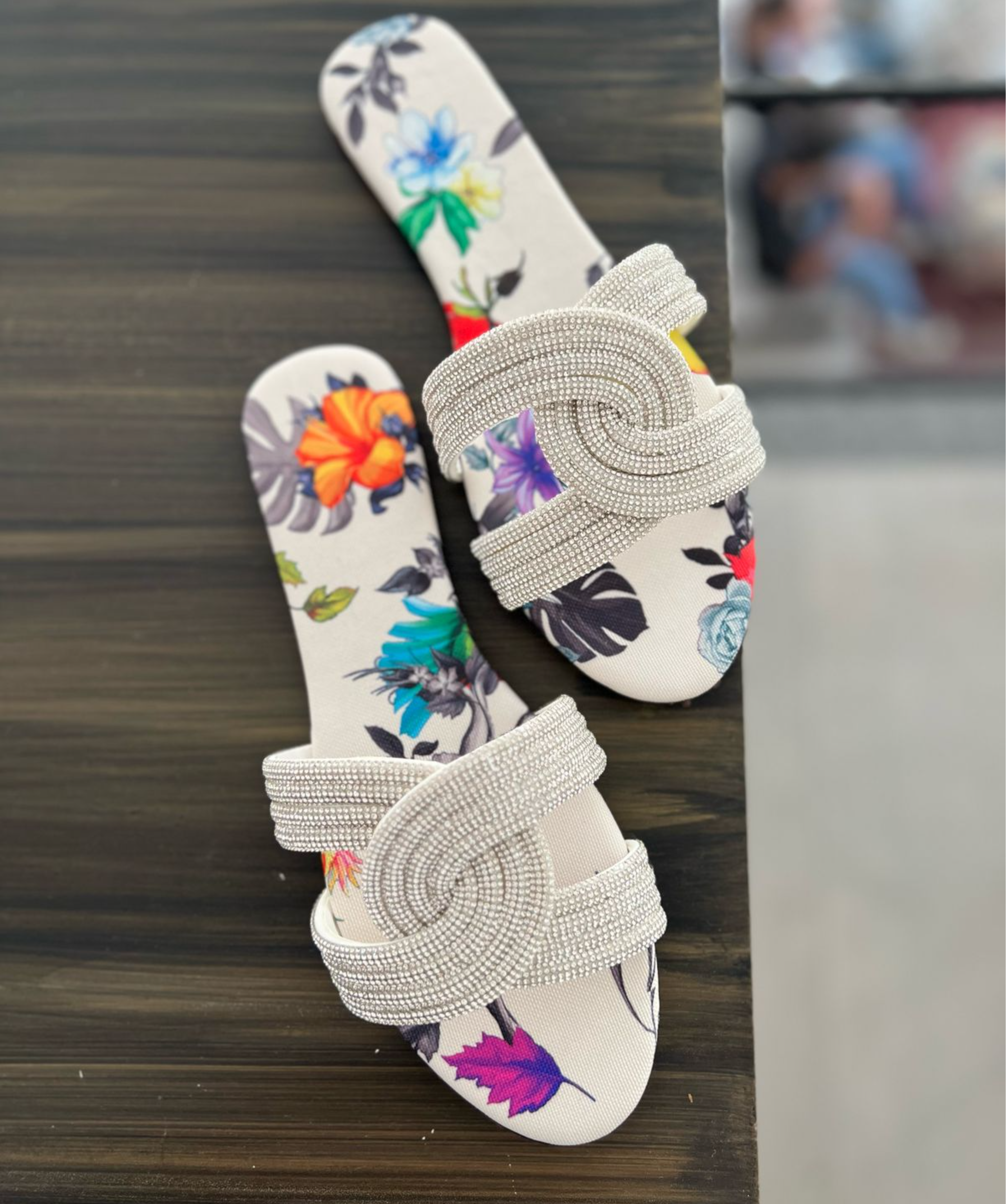 MIA 2.0 SLIDES - Zarin by Zarsah