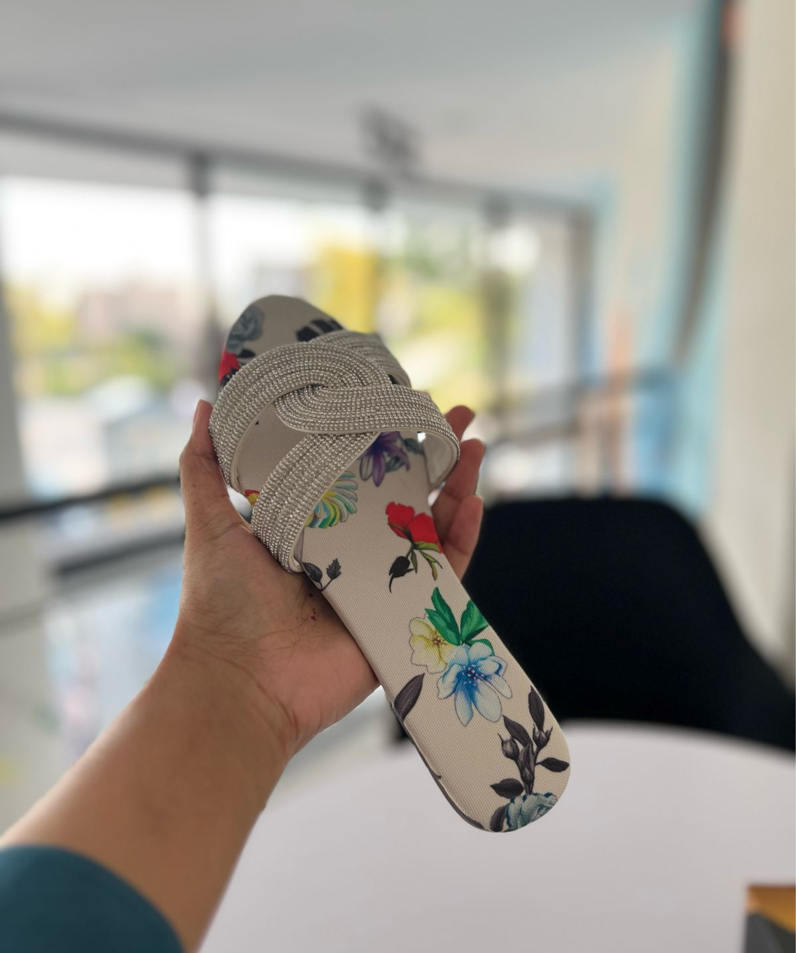 MIA 2.0 SLIDES - Zarin by Zarsah